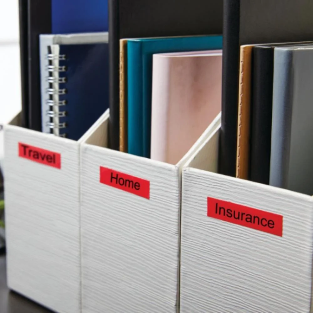 FITA PARA ROTULADOR PROFISSION D1 12MMX7M PRETA/VERMELHA IMEX (UNIDADE) - imagem 3